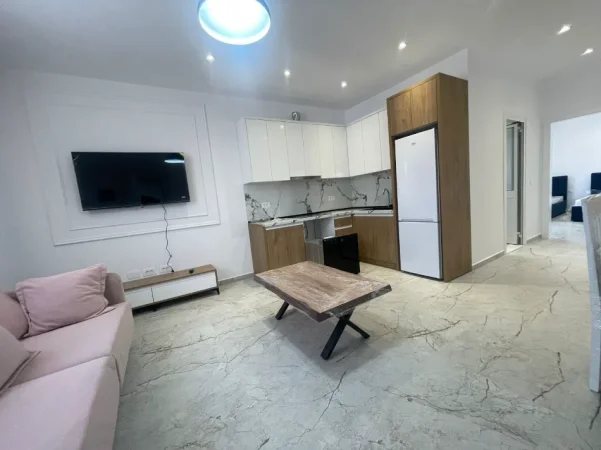 Tirane, jepet me qera Vile 2+1 Kati 2, 90 m² 600 € (Spitali Amerikan 2/Rr.Selaudin Zorba)