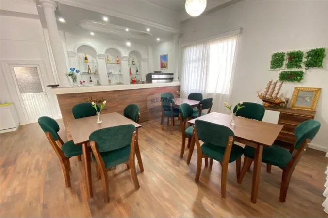 Vlore, jepet me qera Vile Kati 3, 526 m² 2.000 € (Rruga Zenel Murra, Vlore)