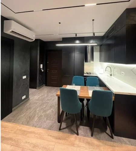 Tirane, jepet me qera apartament Kati 4, 75 m² 1.300 € (Rruga e Barrikadave)