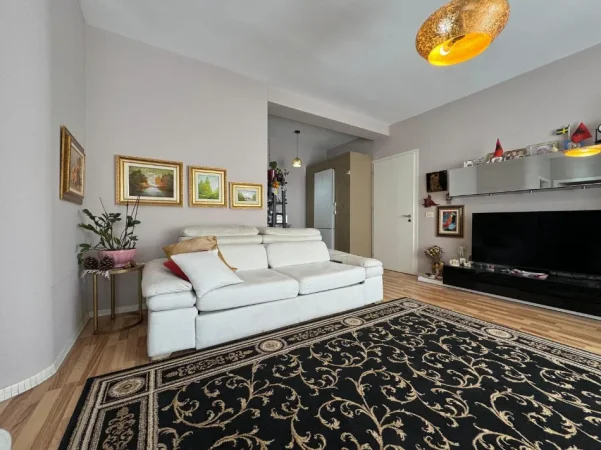 Tirane, shitet apartament 2+1 , 95 m² 254.000 € 