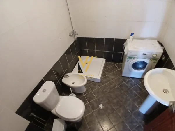 Tirane, jepet me qera apartament 2+1+Ballkon Kati 4, 85 m² 570 € (HARRY FULTZ)
