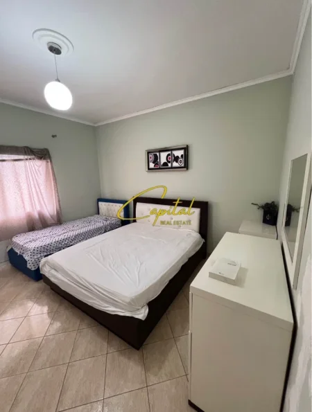 Tirane, jepet me qera apartament 2+1 Kati 3, 105 m² 400 € (YZBERISHT)