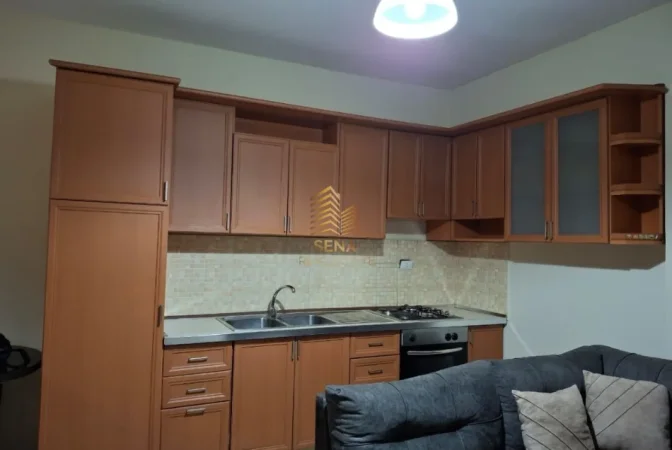 Tirane, jepet me qera apartament 1+1 Kati 6, 70 m² 450 € (Rruga e Dibres, Kompleksi Halili)
