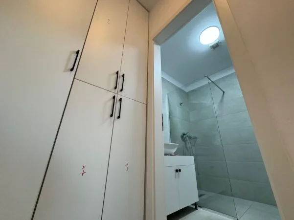 Tirane, shitet apartament 1+1 , 76 m² 199.000 € (Pazari i ri)