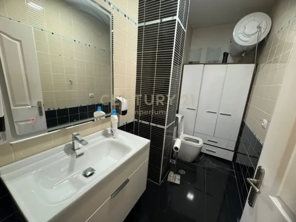 Tirane, jepet me qera zyre Kati 8, 170 m² 1.600 € (Delijorgji)