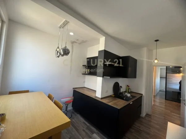 Tirane, jepet me qera zyre Kati 8, 170 m² 1.600 € (Delijorgji)