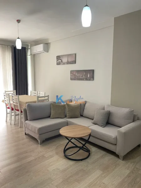 Tirane, jap me qera apartament 2+1+Ballkon Kati 1, 95 m² 650 € (Kodra e Diellit, te Eleonora)