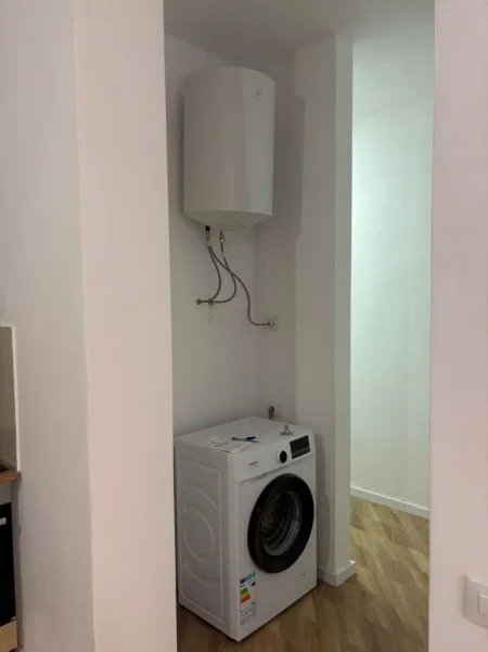 Tirane, jepet me qera apartament 1+1+Ballkon Kati 7, 63 m² 400 € (Univers City)