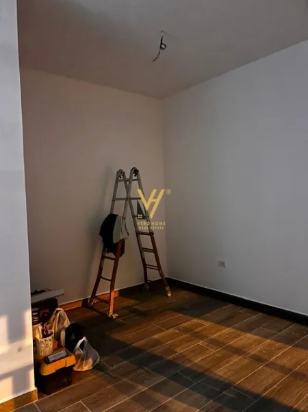 Tirane, jepet me qera dyqan Kati 0, 32 m² 470 € (STADIUMI DINAMO)