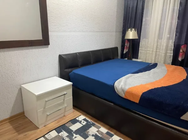 Tirane, jepet me qera apartament 2+1 Kati 4, 650 € (Rruga e Kosovareve)