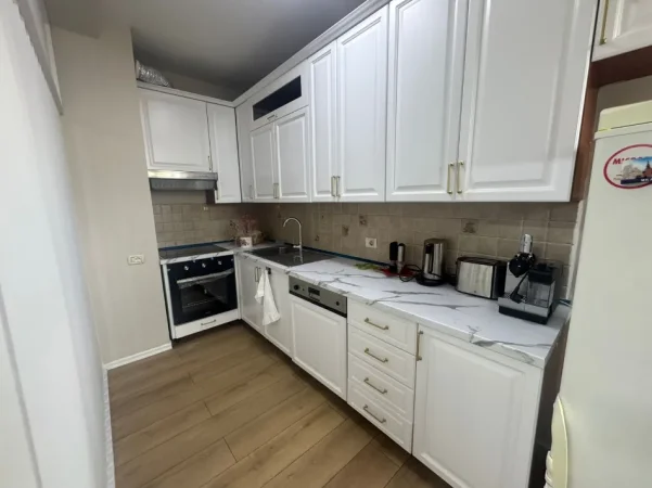 Tirane, jap me qera apartament 2+1 Kati 2, 108 m² 1.000 € (rruga abdi toptani)