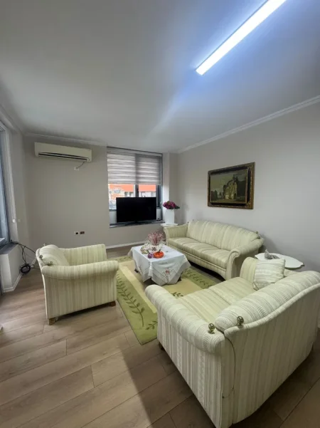 Tirane, jap me qera apartament 2+1 Kati 2, 108 m² 1.000 € (rruga abdi toptani)