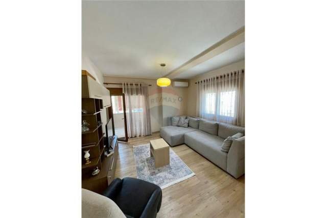 Tirane, jepet me qera apartament 1+1+BLK Kati 9, 78 m² 700 Euro (Myslym Shyri)