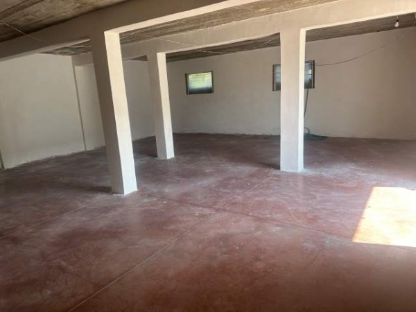Tirane, jepet me qera magazine Kati 0, 290 m² 90.000 Leke (Rr.Nezir Gorica)