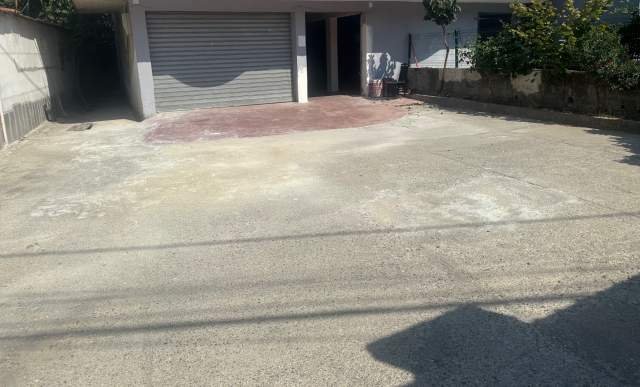 Tirane, jepet me qera magazine Kati 0, 290 m² 90.000 Leke (Rr.Nezir Gorica)