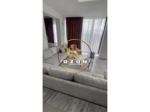 Tirane, jepet me qera Vile 3 Katshe Kati 3, 300 m² 1.500 Euro (KODRA E DIELLIT)