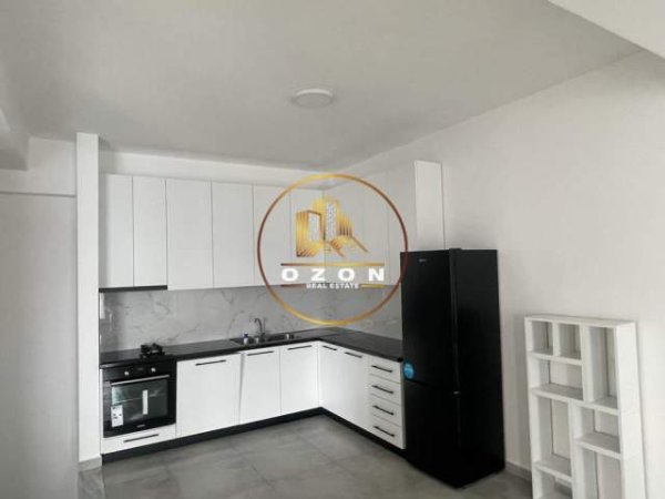 Tirane, jepet me qera Vile 3 Katshe Kati 3, 300 m² 1.500 Euro (KODRA E DIELLIT)