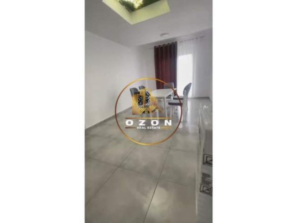 Tirane, jepet me qera Vile 3 Katshe Kati 3, 300 m² 1.500 Euro (KODRA E DIELLIT)