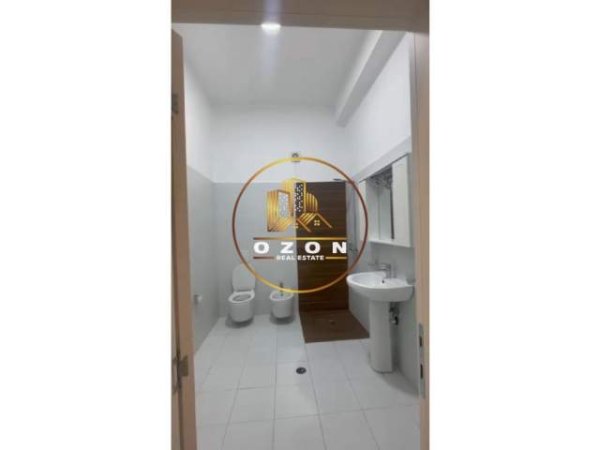 Tirane, jepet me qera Vile 3 Katshe Kati 3, 300 m² 1.500 Euro (KODRA E DIELLIT)