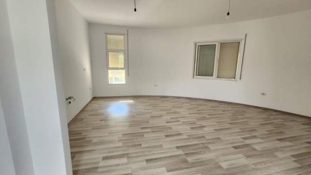 Tirane, shitet apartament 1+1 Kati 4, 82 m² 73.845 Euro (Komuna Dajt)