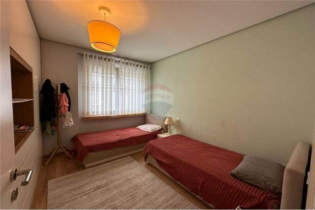 Tirane, shes apartament 2+1+BLK 210.000 Euro (liqeni i thate)