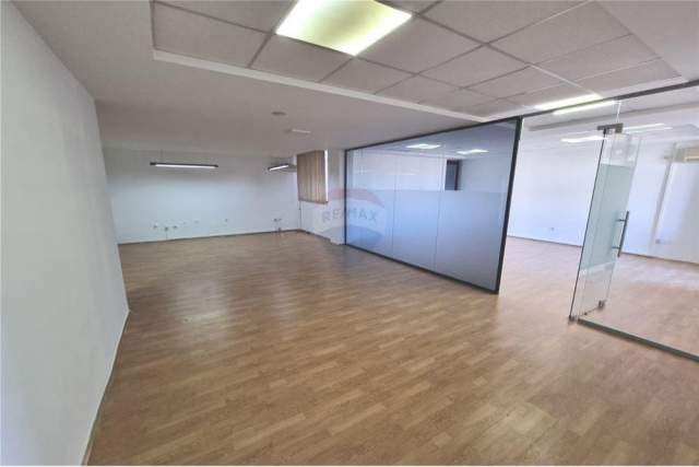 Tirane, ofert zyre Kati 5, 200 m² 2.000 Euro (Ismail Qemali)