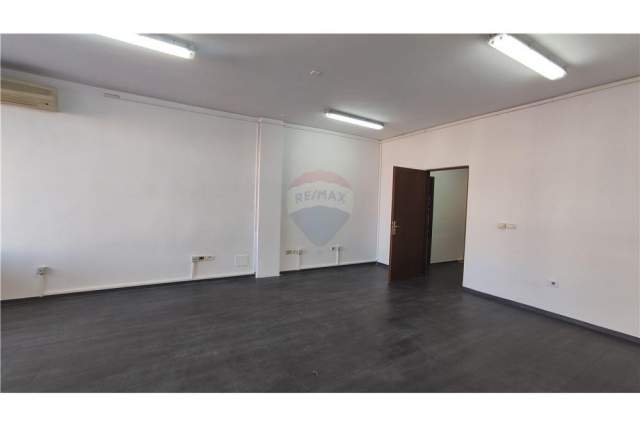 Tirane, ofert zyre Kati 5, 200 m² 2.000 Euro (Ismail Qemali)