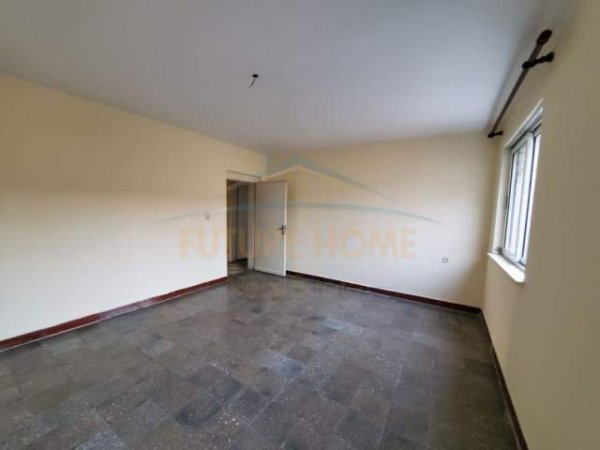Tirane, jepet me qera apartament 2+1+BLK Kati 2, 79 m² 280 Euro (xhamlliku)