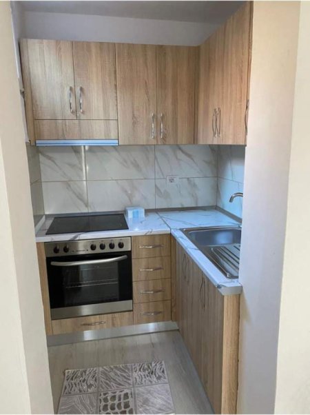 Tirane, jepet me qera apartament Kati 5, 90 m² 600 Euro (Don Bosko)