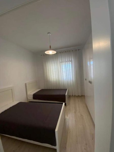 Tirane, jepet me qera apartament Kati 5, 90 m² 600 Euro (Don Bosko)