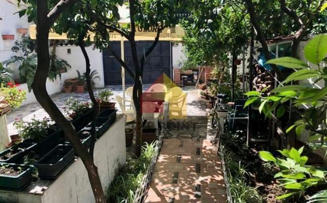 Tirane, jepet me qera apartament 3+1+A Kati 1, 130 m² 500 Euro (Hoxha Tahsim)