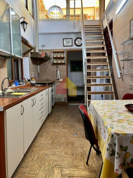 Tirane, jepet me qera apartament 3+1+A Kati 1, 130 m² 500 Euro (Hoxha Tahsim)