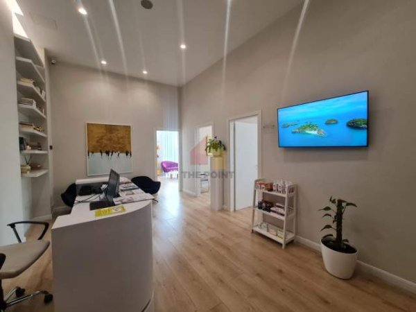 Tirane, shes ambjent biznesi Kati 2, 116 m² 450.000 Euro (Rruga e Barrikadave)