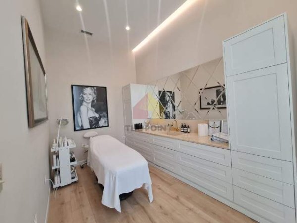 Tirane, shes ambjent biznesi Kati 2, 116 m² 450.000 Euro (Rruga e Barrikadave)