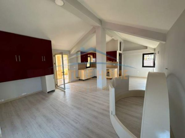Tirane, shitet Vile 5+1 Kati 3, 650 m² 520.000 Euro