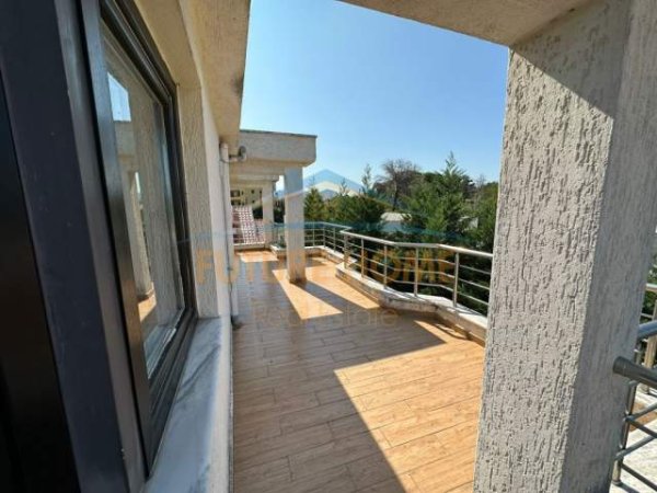 Tirane, shitet Vile 5+1 Kati 3, 650 m² 520.000 Euro