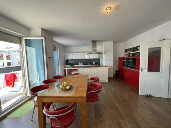 Tirane, shitet Apartament 3+1+A+BLK Kati 7, 231 m² 180.000 Euro
