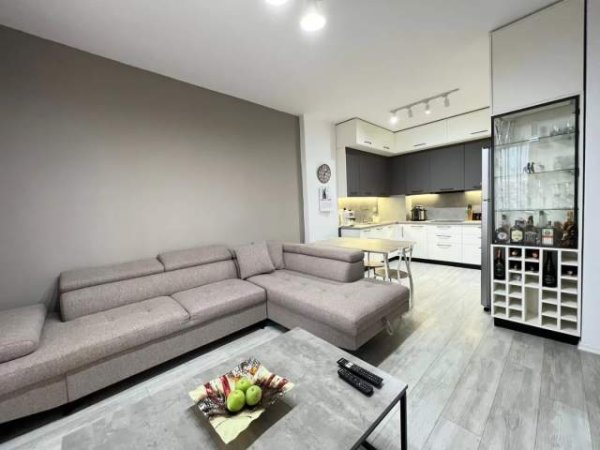 Tirane, shes apartament 2+1 104.000 Euro (KMY, Grand Galeri)