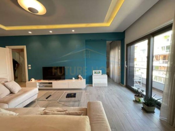 Tirane, jepet me qera apartament Kati 6, 140 m² 1.400 Euro (Ring Center)