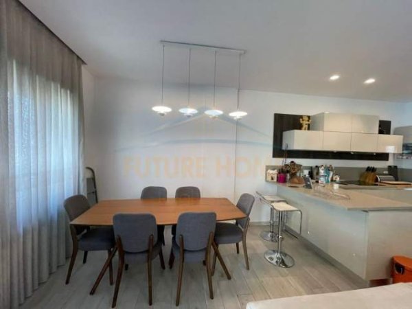 Tirane, jepet me qera apartament 2+1+BLK Kati 6, 140 m² 1.400 Euro (ZOGU I ZI)
