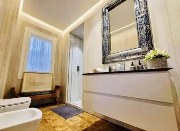 Tirane, shes Vile 230 m² Euro (Berzhite)