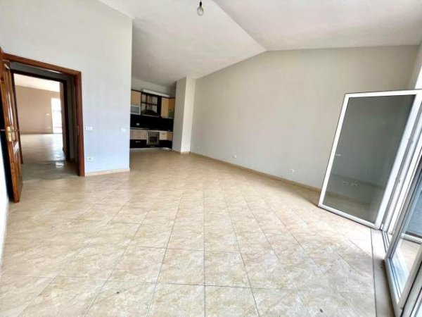 Tirane, shes apartament 3+1 150 m² 300.000 Euro (Liqeni)