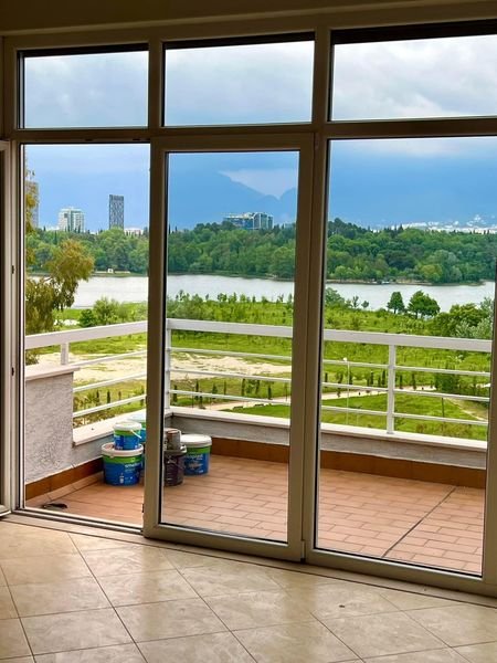 Tirane, shes apartament 3+1 150 m² 300.000 Euro (Liqeni)