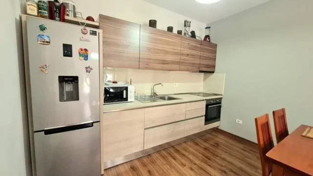 Tirane, 1+1 65 m² 500 Euro (Ali Demi)