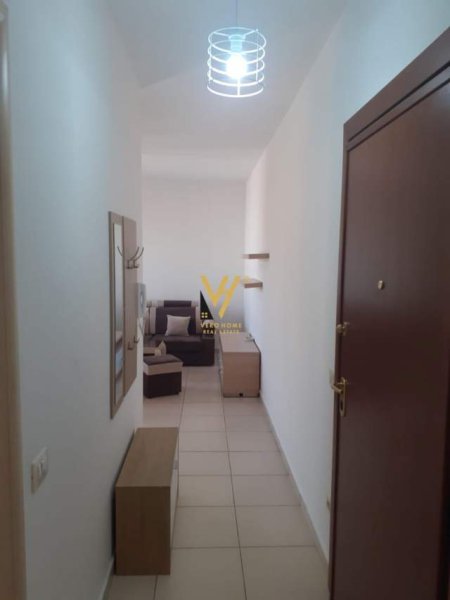 Tirane, jepet me qera apartament 1+1+BLK Kati 9, 70 m² 450 Euro (qytet studenti)