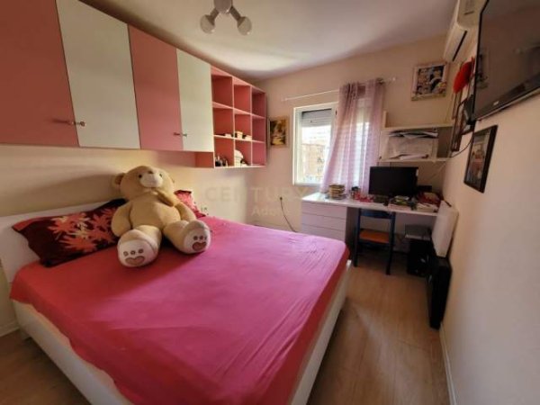 Tirane, jepet me qera apartament Kati 5, 68 m² 650 Euro (Ambasades Amerikane dhe Shkolles se Baletit)