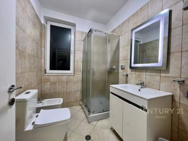 Tirane, jepet me qera apartament 1+1+BLK Kati 2, 75 m² 550 Euro (Rruga Eduard Mano, Kopshti Zoologjik)