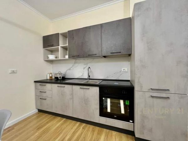 Tirane, jepet me qera apartament 1+1+BLK Kati 2, 75 m² 550 Euro (Rruga Eduard Mano, Kopshti Zoologjik)