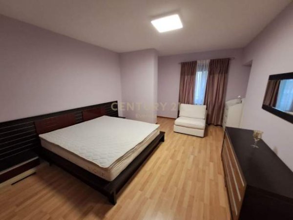 Tirane, jepet me qera apartament 2+1+A+BLK Kati 3, 130 m² 650 Euro (Liqeni i Thate)