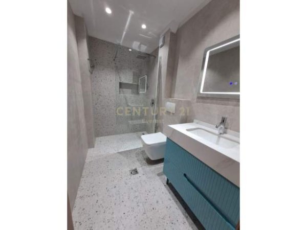 Tirane, jepet me qera apartament 2+1+A+BLK Kati 3, 130 m² 650 Euro (Liqeni i Thate)